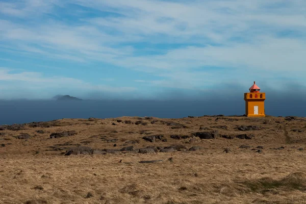 ภูมิทัศน์ฤดูใบไม้ผลิที่สวยงามหลายสีของไอซ์แลนด์ — ภาพถ่ายสต็อก