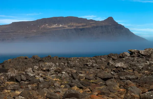 Hermoso paisaje de primavera multicolor de Islandia — Foto de Stock