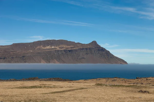 Hermoso paisaje de primavera multicolor de Islandia — Foto de Stock