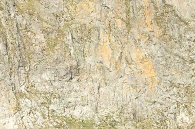 İzlanda'da dağın boş taşlı yüzeyi