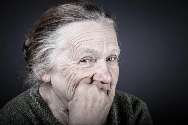 Retrato de anciana. Sonríe. Tonificado — Foto de Stock