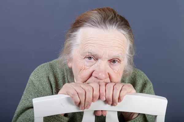 Portrét starší ženy. Ohleduplnost — Stock fotografie