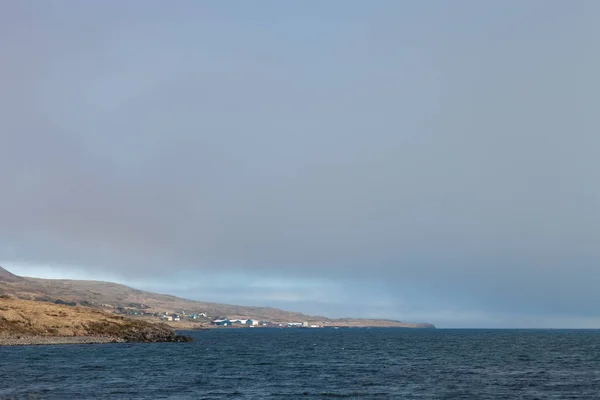 Foggy paysage printanier multicolore de l'Islande — Photo