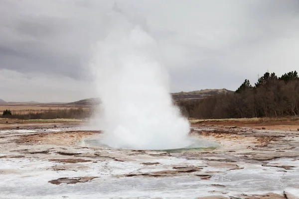 Hermoso paisaje de primavera multicolor dramático de Islandia —  Fotos de Stock