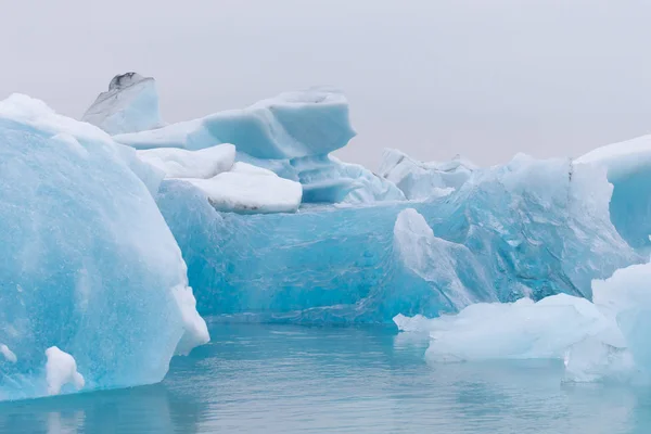 Ledová laguna s jokulsarlonem na jihu Islandu — Stock fotografie