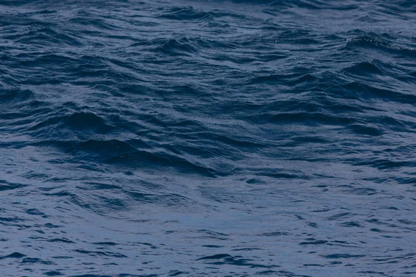 Waves of stormy cold sea on the south of Iceland — Stock Photo, Image