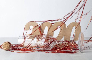 Ahşap figürleri ile yeni yıl kompozisyon2020