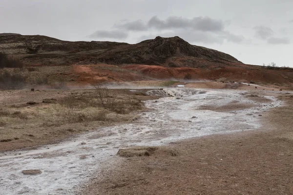 Hermoso paisaje de primavera multicolor dramático de Islandia — Foto de Stock