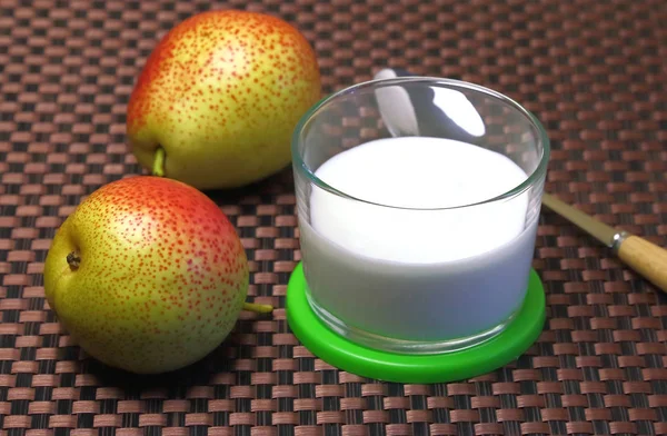 Essen Dessert Aus Milch Milchprodukt Auf Braunem Weidengrund Cremiger Joghurt — Stockfoto