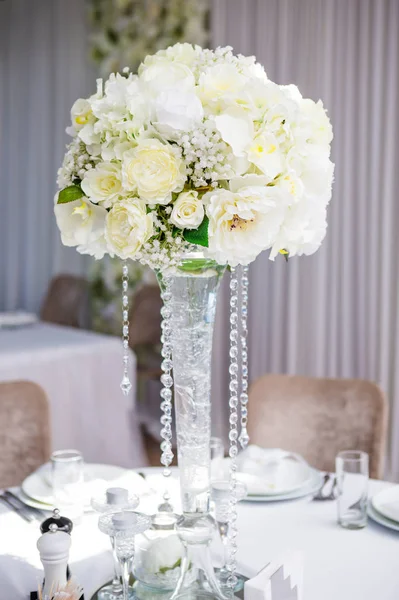 Close Imagem Elegância Decoração Mesa Casamento Com Flores Brancas Buquê — Fotografia de Stock