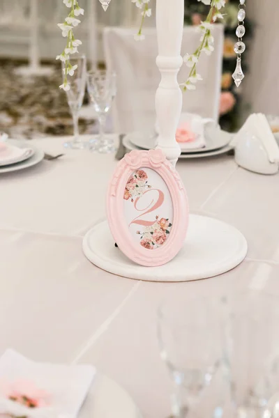 Banquete Mesa Decorada Com Talheres Guardanapo Branco Decoração Casamento Salão — Fotografia de Stock