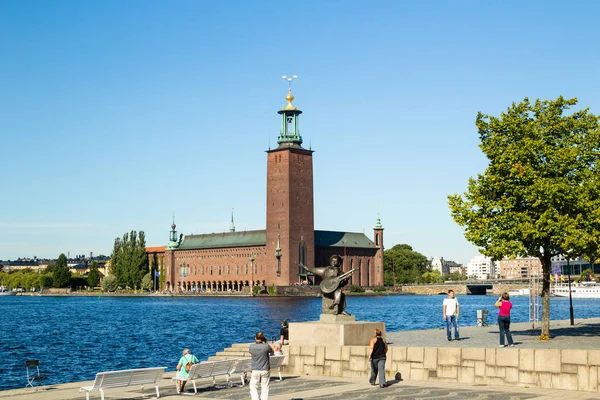 Памятник Эверту Таубе, Стокгольм, Швеция . — стоковое фото