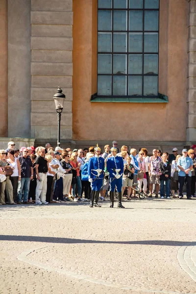 Ceremonia de cambio de guardia en el Palacio de Estocolmo — Foto de Stock