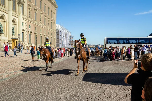 Cerimônia de mudança de guarda no Palácio de Estocolmo . — Fotografia de Stock