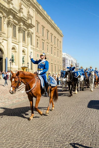 Stockholm Sarayı'nda nöbet değiştirme töreni. — Stok fotoğraf