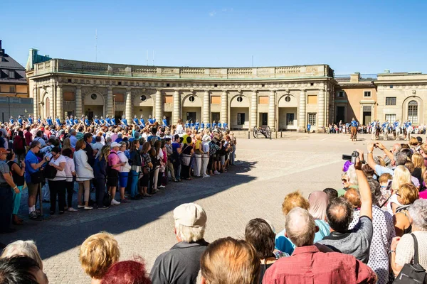 Cerimônia de mudança de guarda no Palácio de Estocolmo . — Fotografia de Stock