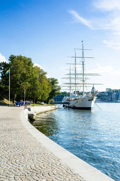 Zeiljacht in Stockholm Marina, Zweden. — Stockfoto