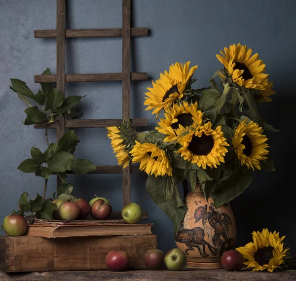 Composition Bouquet Sunflowers Apples Rustic Style — Stock Photo, Image