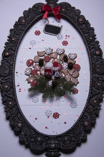 Plantilla Tarjeta Feliz Navidad Con Galletas Estrellas Doradas Juguetes Marco — Foto de Stock