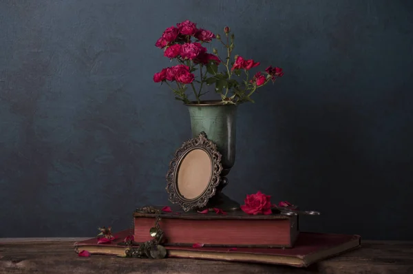 Rosas Elementos Antiguos Sobre Fondo Azul — Foto de Stock