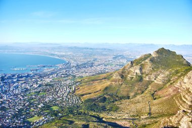 Masa Dağı Milli Parkı, daha önce Cape Yarımadası Milli Parkı olarak bilinen bir Milli Parkı Cape Town Afrika, Güney 29 Mayıs 1998'de, doğal çevrenin tablo dağ zinciri korumak amacıyla ilan ve PA olduğunu