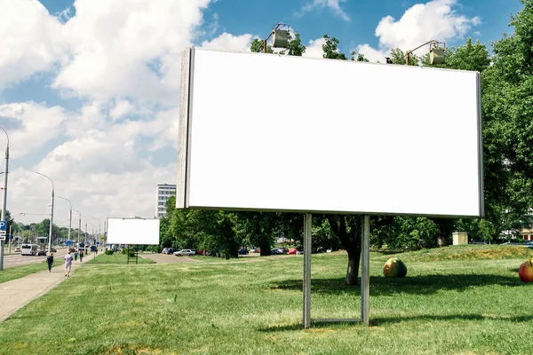 Pano Billboard Tuval Billboard Düzen Şehrin Arka Plan Üzerinde Açık — Stok fotoğraf