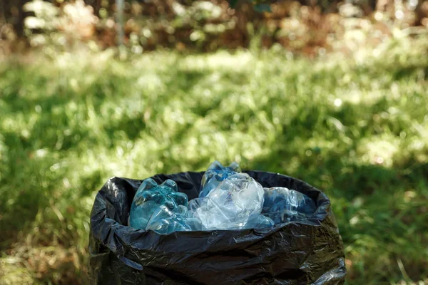 Використовувані Пластикові Пляшки Зберігаються Чорних Мішках Переробки — стокове фото
