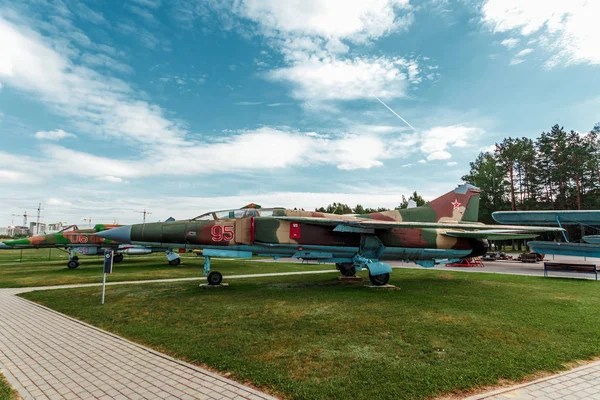 Minsk, Belarus, 10 Eylül 2018. Aviyonik Müzesi, Mig 23. Cepheden çok amaçlı savaş Mig-23. 3. nesil, Rusya'nın silah üzerinde duran bombardıman.