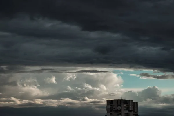 Темные Драматические Облака Время Перед Бурей Грозовые Пушистые Облака Гроза — стоковое фото
