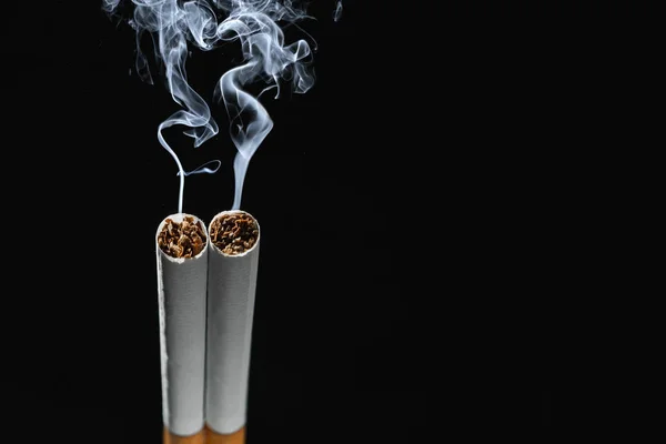 Cigarrillos Cerca Sobre Fondo Negro Humo Cigarrillo Fondo Creativo Concepto —  Fotos de Stock