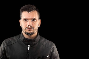 Erkek yüz, biyometrik doğrulama - yüz tanıma. Poligonal ızgara üzerinde yüz tanıma teknolojisinin bu noktaları tarafından inşa edilmiştir güvenlik ve koruma. Yüz kimliği, kopya alanı