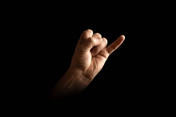 Manlig Hand Att Göra Pinky Svär Tecken Över Mörk Bakgrund — Stockfoto
