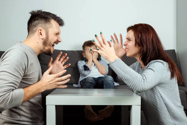 Family Quarrel Poma Dad Swear Background Son Who Does Child — Stock Photo, Image