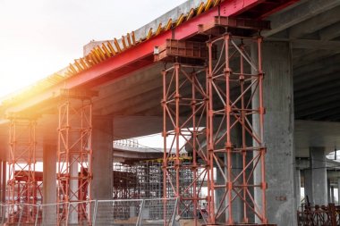 Şantiye, inşaat, iskele, iskele. İnşaat işi, tasarım, mimari kavramı.