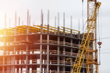 Bina İnşaatı monolitik teknolojisi. Bina İnşaatı. Binanın beton çerçeve.