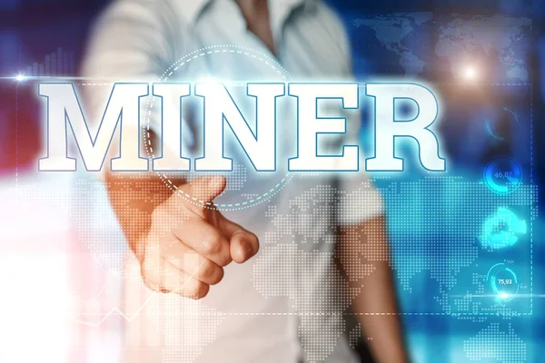 Affärsman klickar på en virtuell skärm och väljer ”Miner”. Blå bakgrund. Affärsidé. Mixed media — Stockfoto