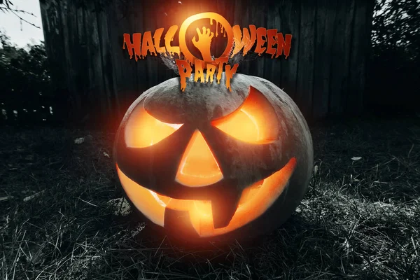 Creatieve achtergrond, inscriptie Halloween Party pompoen op een donkere achtergrond. Feestelijke achtergrond, flyer, 31 oktober, ontwerp — Stockfoto