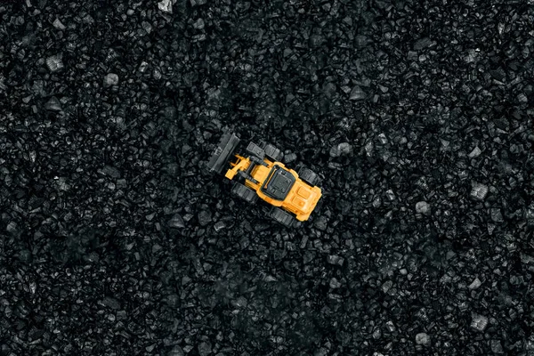 Open pit coal mining, transportation and logistics, top view. Fossil fuels, environmental pollution. — Stock Photo, Image