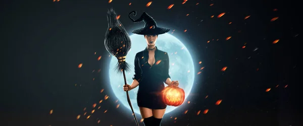 Volante Creativo Halloween Una Bruja Con Una Escoba Las Manos — Foto de Stock