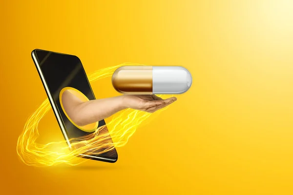 手は黄色の背景にスマートフォンを介して錠剤 錠剤を提供します オンラインヘルスケアの概念 医薬品のオンライン注文 現代医学 — ストック写真