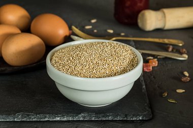 Kase Quinoa tahıl ile dolu. Mükemmel yemek vejetaryenler için. Sağlıklı, protein açısından zengin gıda