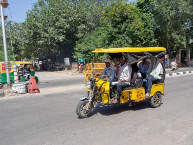 Jaipur, Hindistan, 20 Eylül 2018 günlük sahneleri izlerken para istiyorlar ya da onlar için poz turistler, yerel halkın