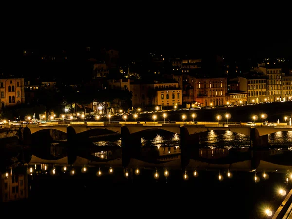 Firenze e il fiume Arno di notte — Foto Stock