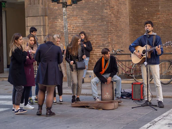 イタリア、フィレンツェの路上でアーティスト — ストック写真