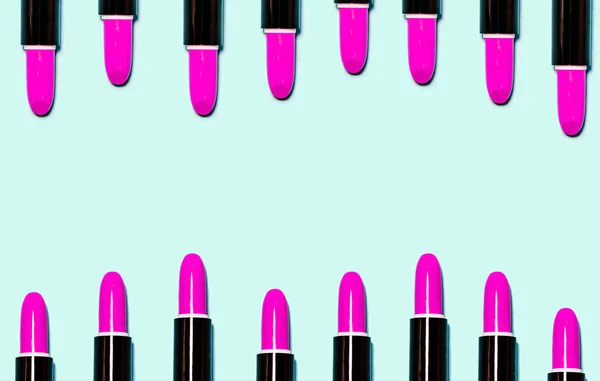 Set Roze Lippenstift Geïsoleerd Licht Blauwe Kleur Achtergrond Kleurrijke Tonen — Stockfoto