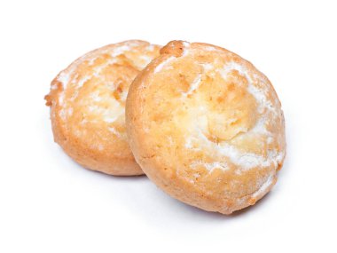 Beyaz arka plan üzerinde izole büyük lezzetli kurabiye