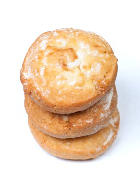 Beyaz arka plan üzerinde izole büyük lezzetli kurabiye