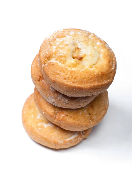 Quelques Gros Biscuits Savoureux Isolés Sur Fond Blanc — Photo