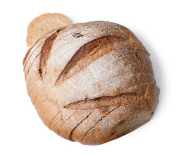 Beyaz arka plan üzerinde izole ekmek dilimlenmiş taze rounf