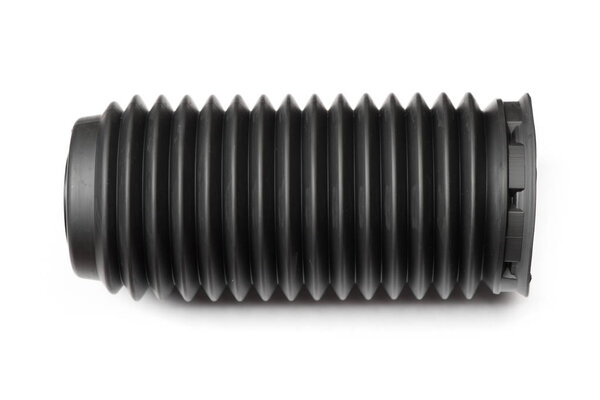 Автомобильный амортизатор защиты резины для пыли и грязи изолированы на белом
